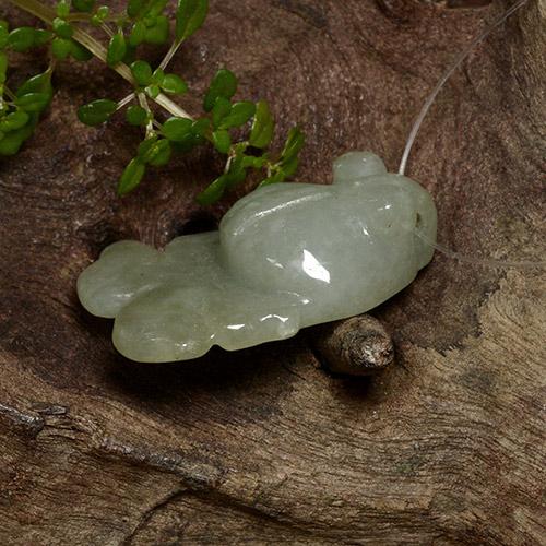 Giadeite naturale verde da 24,53 ct, forma fantasia, traslucido