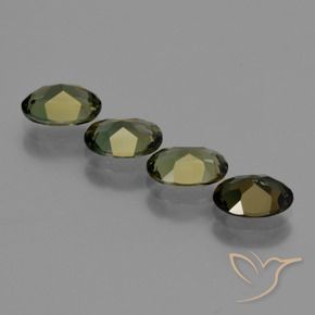 Gemme di Rupin del grano Verde Terra Profonda naturale da 2.60 ct, Ovale, VVS-VS