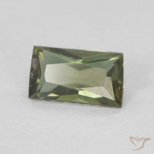 Rupin del grano Medium Dark-Green naturale da 0.25 ct, Taglio a baguette, VVS