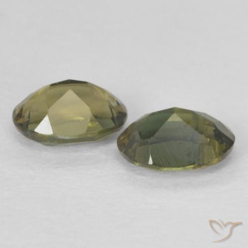 Gemme di Rupin del grano Verde marroncino naturale da 0.50 ct, Ovale, VVS-VS