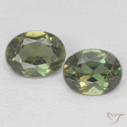 Gemme di Rupin del grano Medium Dark-Green naturale da 0.37 ct, Ovale, VS