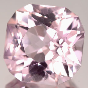Kunzite naturale rosa da 9,35 ct, forma fantasia, VVS
