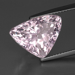 Kunzite naturale rosa da 10,63 ct, forma fantasia, VS