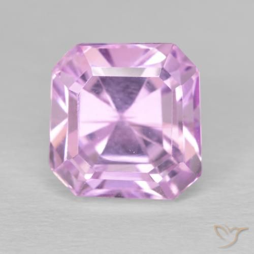 Kunzite Rosa chiaro naturale da 4.58 ct, Taglio smeraldo, VVS-VS
