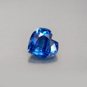 Cianite Blu naturale da 1.86 ct, A forma di cuore, VS-SI