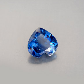 Cianite Blu naturale da 1.86 ct, A forma di cuore, VS-SI