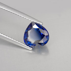 Cianite naturale blu da 2,40 ct, a forma di cuore, VS