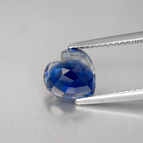 Cianite naturale blu da 2,40 ct, a forma di cuore, VS