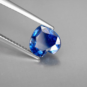 Cianite Blu naturale da 1.76 ct, A forma di cuore, VS