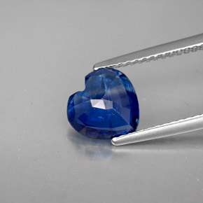 Cianite Blu naturale da 1.76 ct, A forma di cuore, VS