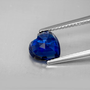Cianite naturale blu da 2,20 ct, a forma di cuore, VS