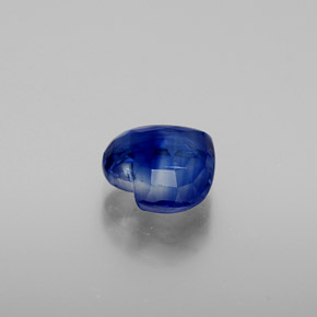 Cianite naturale blu da 2,08 ct, a forma di cuore, SI