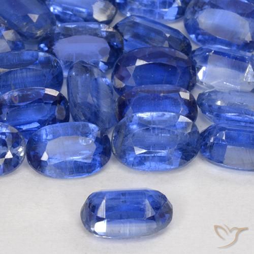 Cianite Blu fiordaliso naturale da 0.69 ct, Ovale, SI