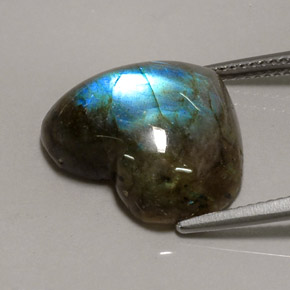 Labradorite naturale multicolore da 13,50 ct, a forma di cuore, traslucido