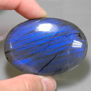 Labradorite naturale multicolore da 145,20 ct, taglio ovale, opaco
