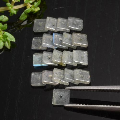 Labradorite naturale multicolore da 4,50 ct, quadrato, traslucido