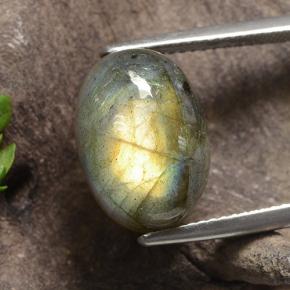 Labradorite naturale multicolore da 9,03 ct, taglio ovale, traslucido
