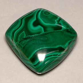 Malachite naturale verde da 111,85 ct, forma fantasia, opaco