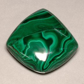 Malachite naturale verde da 111,85 ct, forma fantasia, opaco