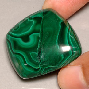 Malachite naturale verde da 111,85 ct, forma fantasia, opaco