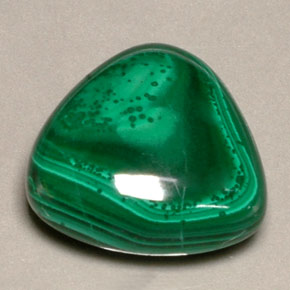 Malachite naturale verde da 22,53 ct, trillion, opaco