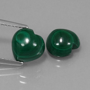 Malachite naturale verde da  ct, a forma di cuore, opaco