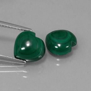 Malachite naturale verde da  ct, a forma di cuore, opaco