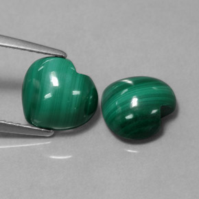 Malachite naturale verde da  ct, a forma di cuore, opaco