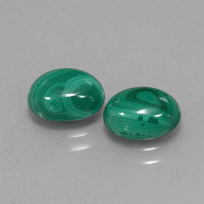Malachite naturale verde da  ct, taglio ovale, opaco