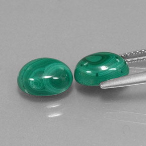 Malachite naturale verde da  ct, taglio ovale, opaco