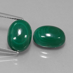 Malachite naturale verde da  ct, taglio ovale, opaco