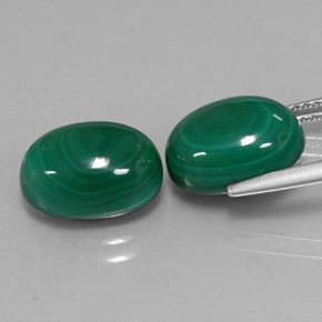 Malachite naturale verde da  ct, taglio ovale, opaco