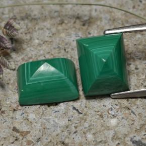 Malachite naturale verde da 7,83 ct, baguette, opaco