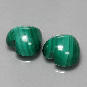 Malachite naturale verde da  ct, a forma di cuore, opaco