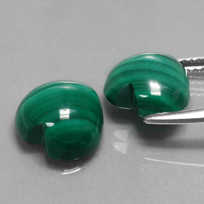Malachite naturale verde da  ct, a forma di cuore, opaco