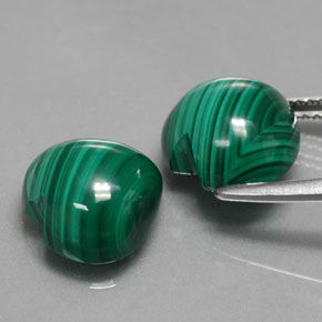 Malachite naturale verde da  ct, a forma di cuore, opaco