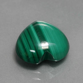 Malachite naturale verde da 5,31 ct, a forma di cuore, opaco