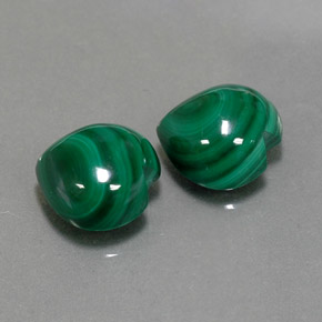 Malachite naturale verde da  ct, a forma di cuore, opaco