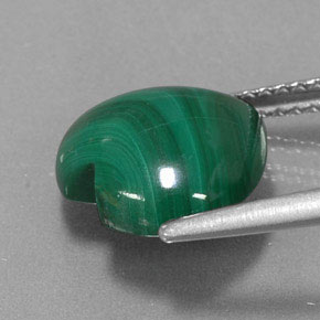 Malachite naturale verde da 4,69 ct, a forma di cuore, opaco
