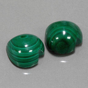 Malachite naturale verde da  ct, a forma di cuore, opaco