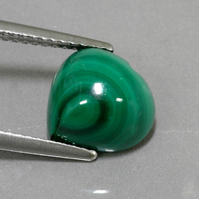 Malachite naturale verde da 4,59 ct, a forma di cuore, opaco