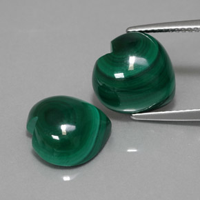 Malachite naturale verde da  ct, a forma di cuore, opaco
