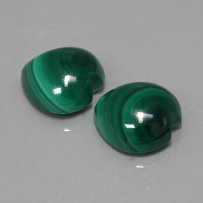 Malachite naturale verde da  ct, a forma di cuore, opaco