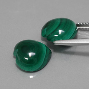 Malachite naturale verde da  ct, a forma di cuore, opaco