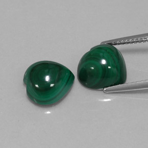Malachite naturale verde da  ct, a forma di cuore, opaco
