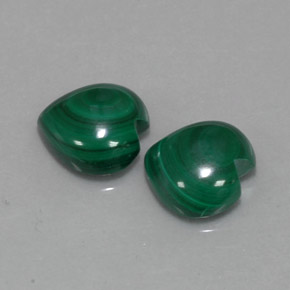 Malachite naturale verde da  ct, a forma di cuore, opaco