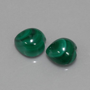 Malachite naturale verde da  ct, a forma di cuore, opaco