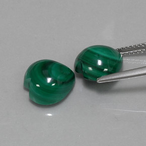 Malachite naturale verde da  ct, a forma di cuore, opaco