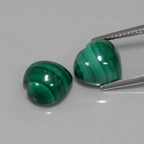 Malachite naturale verde da  ct, a forma di cuore, opaco