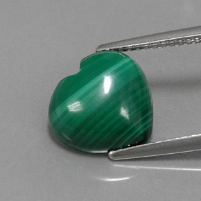 Malachite naturale verde da 4,91 ct, a forma di cuore, opaco